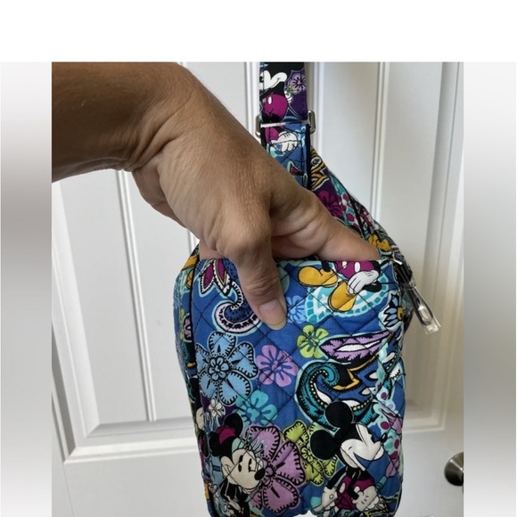 Vera Bradley Disney Mickey and Minnie crossbody should bag NEW - Picture 10 of 10